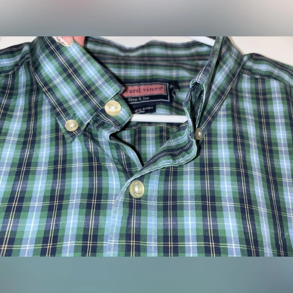 Vineyard Vines button down collegiate shirt - Picture 5 of 9